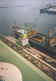 Pneumaatilised laevalt maha ja peale laadimise seadmed